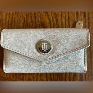 Tommy Hilfiger Lt Pink Wallet